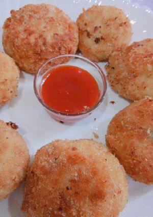 A picture of Chicken cheese bread balls recipe.