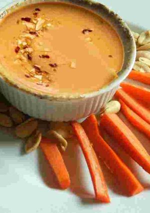A picture of Creamy Peanut Butter Ginger Sauce.