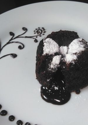 A picture of Molten lava cake.