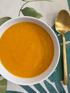 Una foto de Crema de calabaza con toque de curry