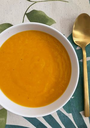 Una foto de Crema de calabaza con toque de curry