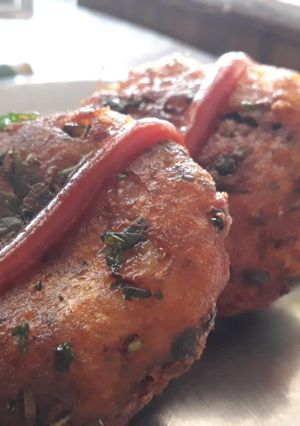 A picture of Spicy aloo tikki.