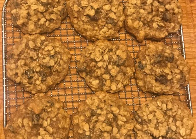 Quaker Oats Vanishing Oatmeal Rasin Cookies