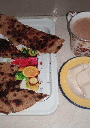 A picture of Aloo ka paratha.