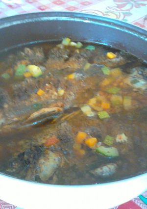 Una foto de Caldo de pescado con mojarra frita