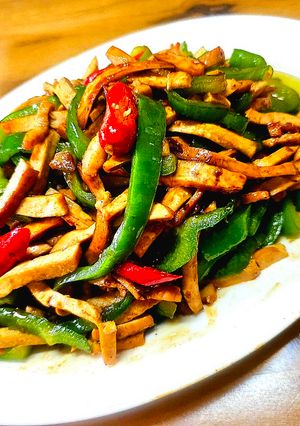 青椒肉絲炒豆乾（家常料理） 的食譜成品照片