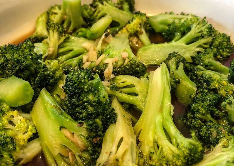 Broccoli Stir Fry with Garlic and Oyster Sauce