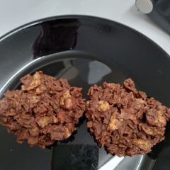A picture of Chocolate cornflake cake with hazelnut.