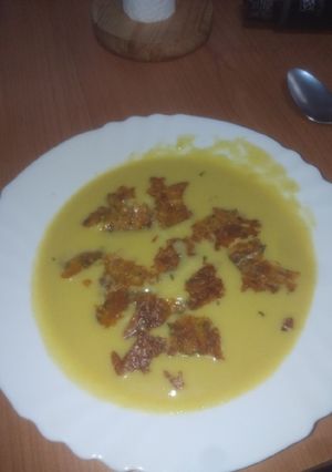 Una foto de Crema de verduras con galleta salada