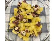 Una foto di polipo e patate