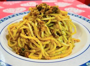 Foto di Spaghetti con alici e pangrattato