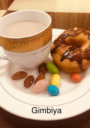 A picture of Kunun gyada And doughnuts.