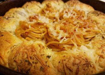 Easiest Way to Cook Appetizing Italian Garlic Bread Bombs With Toasted Spaghetti