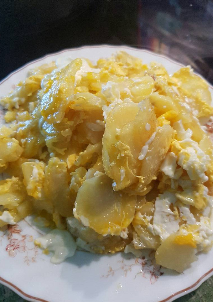 Una foto de Patatas revueltas con huevo