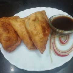 A picture of Samosa (made by using 3 flours).