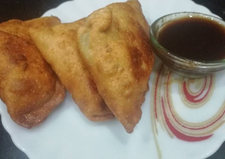 Recipe of Perfect Samosa (made by using 3 flours)