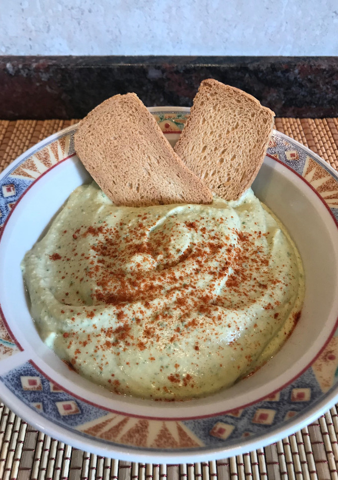 Una foto de Hummus - puré de garbanzos