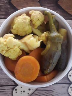 عکسی از دستور ترشی گل کلم
