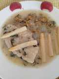 Pez espada o Emperador en salsa con espárragos y berberecho