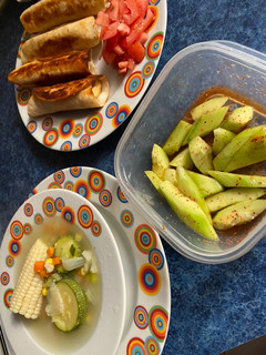 Una foto de Sopa de pollo y tacos dorados (receta de la abuela Delia)