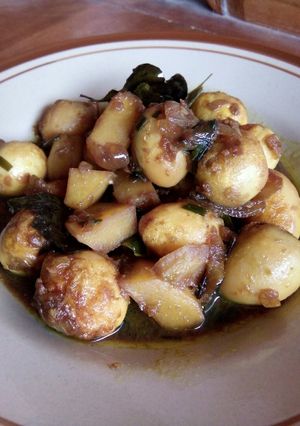 Foto resep Kentang telur puyuh masak kecap ala mamaku..