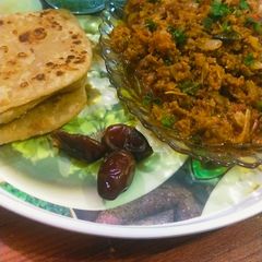 A picture of Bhuna qeema with parratha.