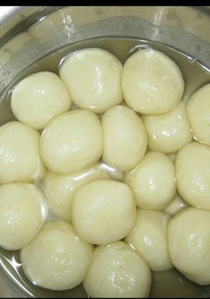 A picture of রসগোল্লা.