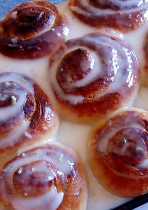 A picture of Cinnamon Rolls With Lemon Glaze.