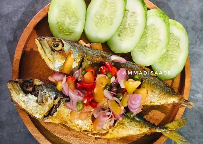 Cara Gampang Menyiapkan Ikan Kembung Sambal Dabu-Dabu yang Bisa Manjain Lidah