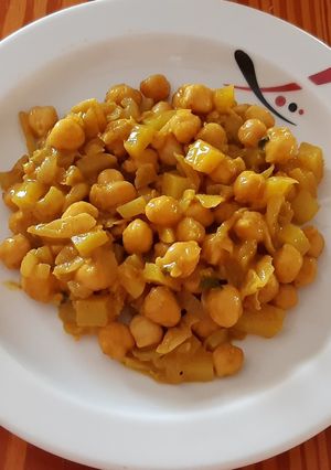 Una foto de Garbanzos especiados (vegana)