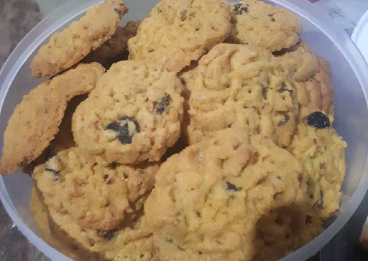 Bagaimana Menyiapkan Buttercookies renyah gurih kurma kismis, Enak Banget