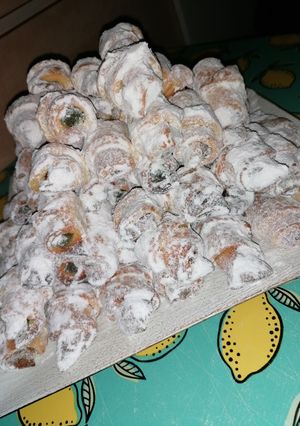 O poză a rețetei Cornulețe cu rahat din aluat fraged.