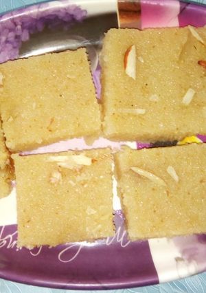 A picture of Semolina barfi.
