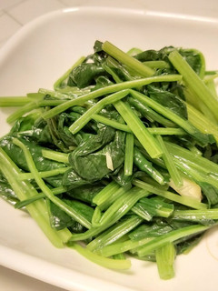 蒜炒菠菜 的食譜成品照片