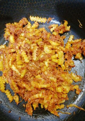 عکسی از دستور خوراک تن ماهی و سیب زمینی🥔🐠