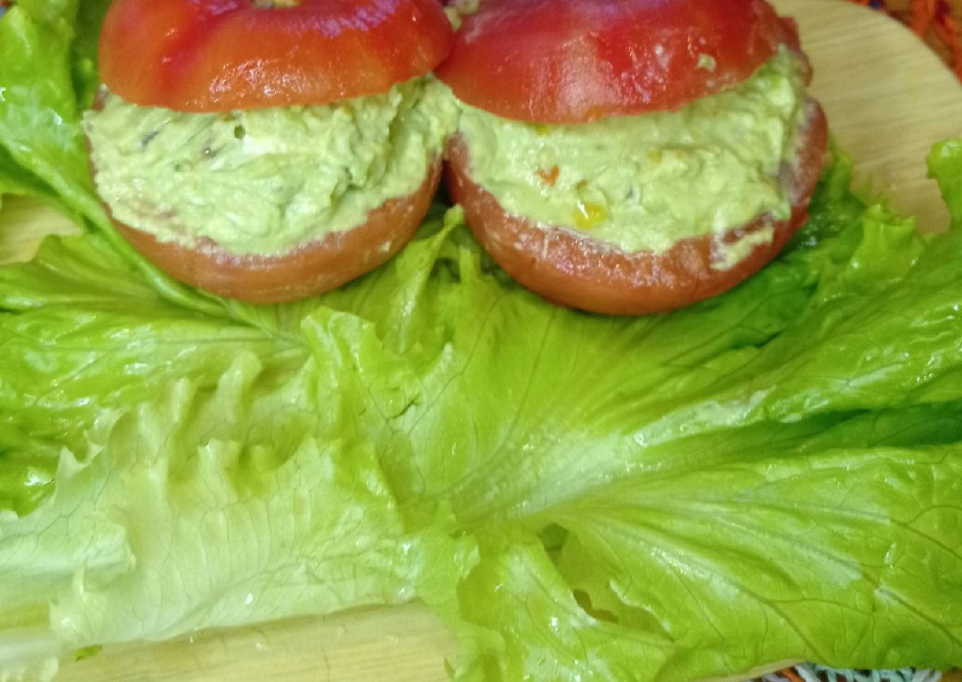 Tomates rellenos con palta (Reversionados)