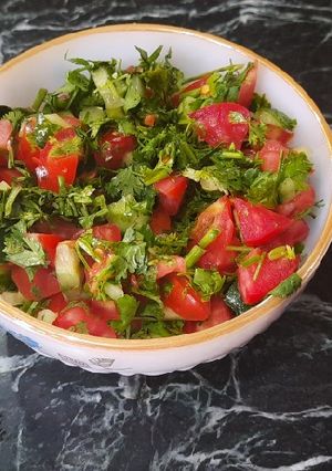 صورة لوصفة سلطة خضراء بطريقتي 🍅🥒🍋