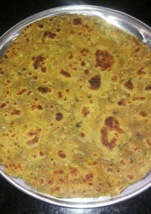 A picture of Methi Thepala.
