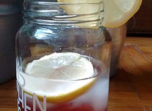 Una foto de Trago Negroni en Tarro Mason