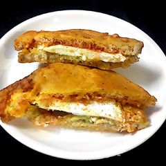 A picture of Paneer pakora.