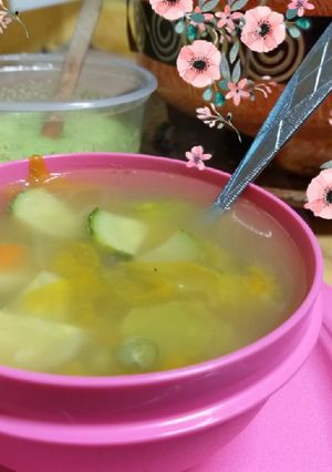 Una foto de Sopa de flor de calabaza