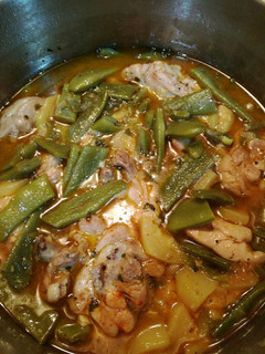 Una foto de Pollo con verduras en olla express (muy rápido)