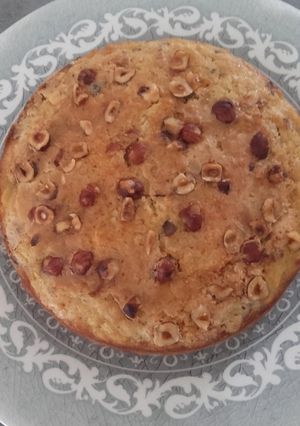 Une photo de Gâteau aux pommes râpées et noisettes torréfiées