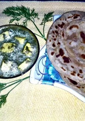 पालक पनीर औऱ लच्छा पराठा(Palak paneer aur lachha paratha recipe in Hindi) रेसिपी मुख्य फोटो