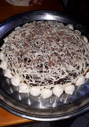 Una foto de Torta de avena, chocolate y frutillas