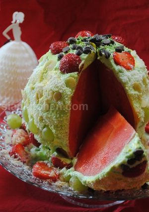 A picture of No bake watermelon cake.