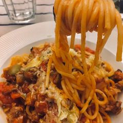 A picture of Quick and easy spaghettis Bolognese 🍝.