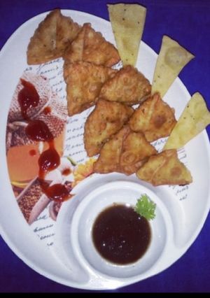 A picture of Aloo Samosa.