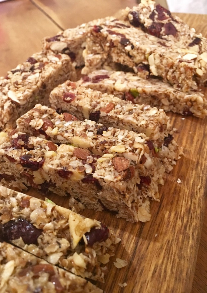Una foto de Barritas de avena y frutos secos (sin horno)