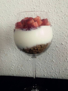 Una foto de Copa de yogurt y fresas